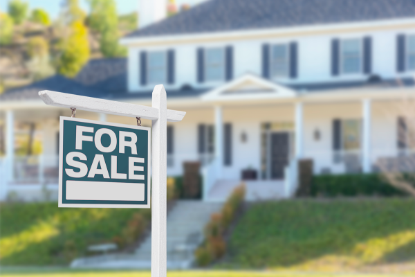 4 Things to Consider If You’re Waiting to Sell Your House until after the Real Estate Settlement Takes Effect